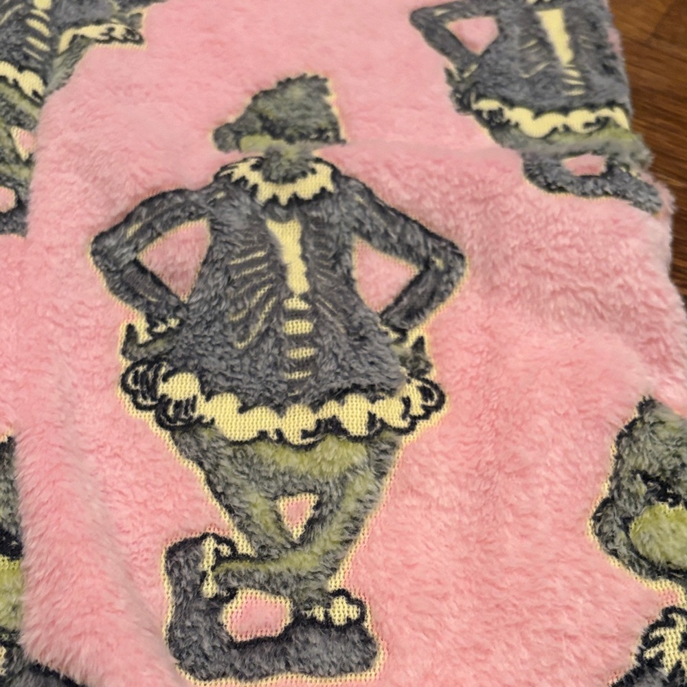 Grinch Pajama Pants - Picture 2 of 3